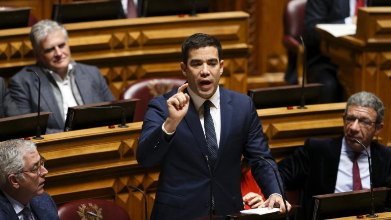 O deputado do PSD António Leitão Amaro salientou que está prestes a arrancar uma nova comissão parlamentar de inquérito sobre a gestão da CGD, a ser debatida na quinta-feira
