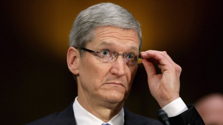 O presidente da Apple, Tim Cook, garantiu que a empresa vai investigar o caso denunciado pelo Insider