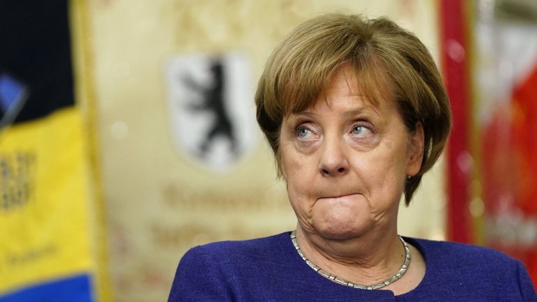 Angela Merkel afirmou ainda que não tem qualquer problema de epressar diretamente a sua opinião ao governo húngaro