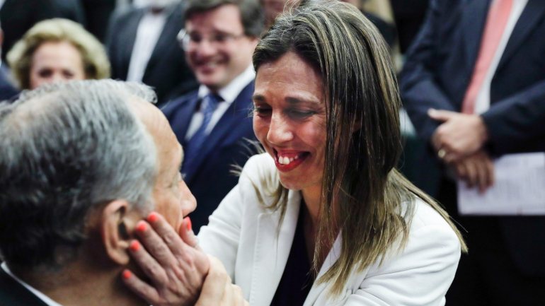 O Presidente da República, Marcelo Rebelo de Sousa, cumprimenta bastonária da Ordem dos Enfermeiros, Ana Rita Cavaco