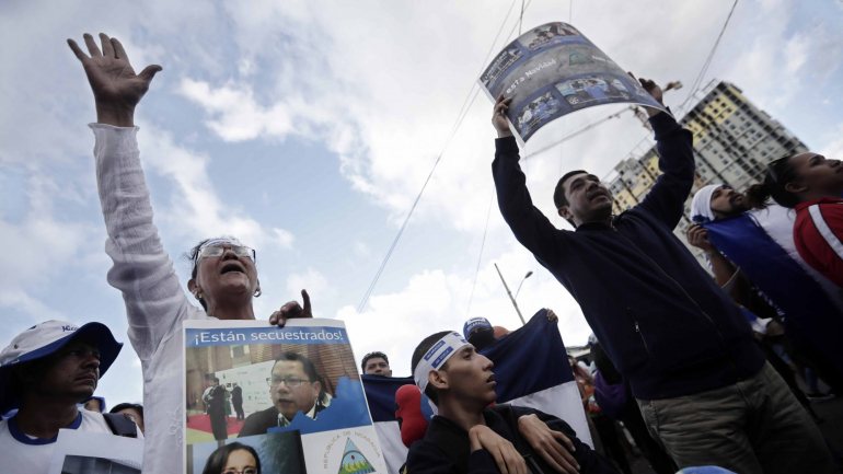 Desde 18 de abril que a Nicarágua é palco de manifestações e confrontos violentos. Os manifestantes acusam Ortega e a mulher e vice-Presidente nicaraguense de abuso de poder e de corrupção
