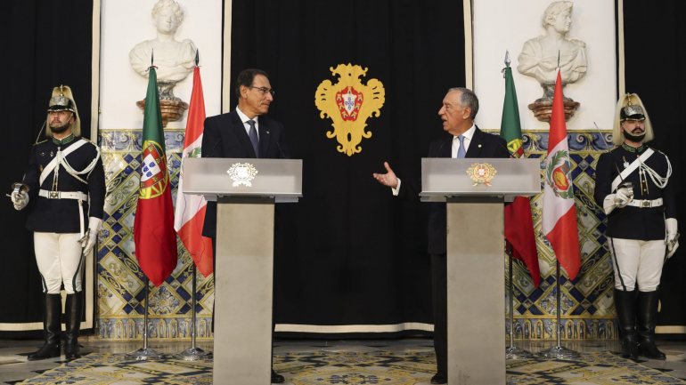 O Presidente da República português, Marcelo Rebelo de Sousa, com o seu homólogo peruano, Martín Vizcarra, no primeiro dia de visita oficial do peruano