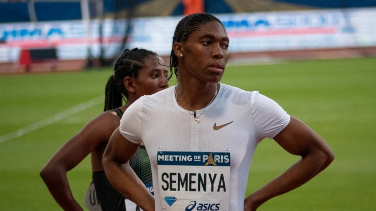 Caster Semenya é tricampeã mundial (2009, 2011, 2017) e bicampeã olímpica de 800 metros (2012 e 2016)