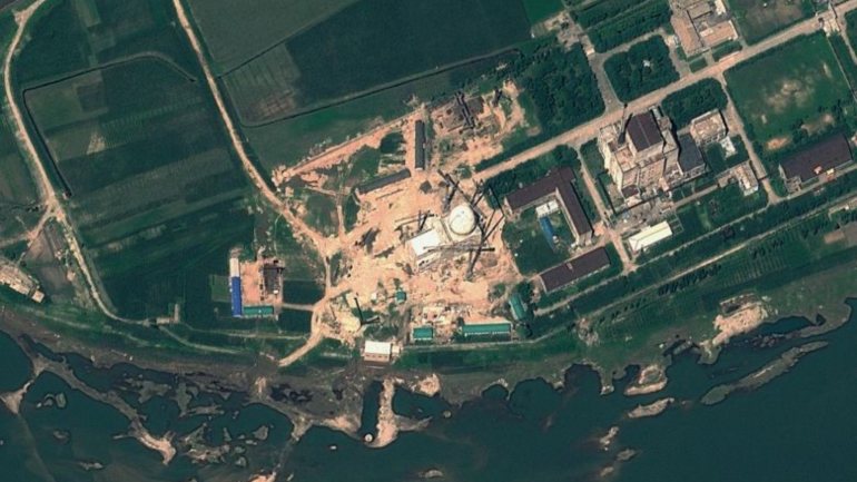 Imagens de satélite do complexo nuclear de Yongbyong, na Coreia do Norte