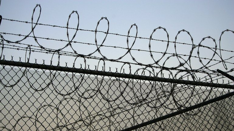 A  Direcção-Geral de Reinserção e Serviços Prisionais confirma que 3 reclusos foram transportados para o hospital um dia após as buscas