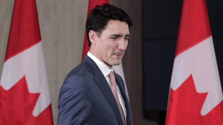 Em vários momentos, o discurso de Trudeau foi interrompido por críticas ao primeiro-ministro e às políticas do Governo