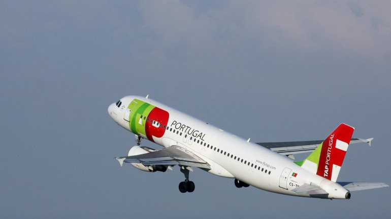 Descolagem de um avião da companhia aérea, TAP no Aeroporto da Portela em Lisboa. PAULO CARRICO / LUSA