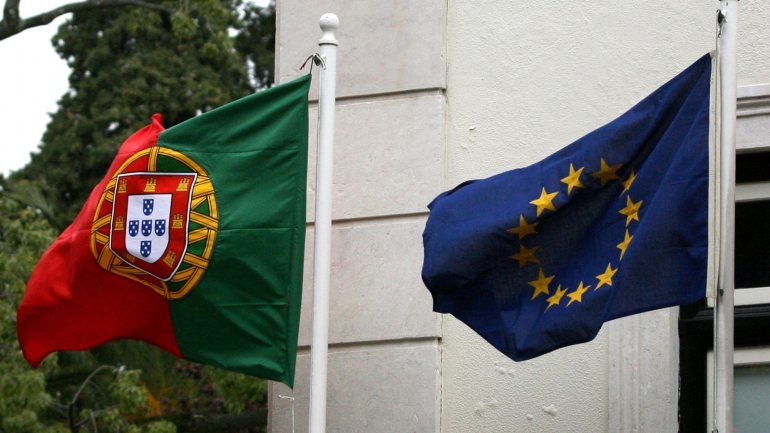 Na carta de notificação enviada a Portugal em janeiro de 2018, Bruxelas manifestou a sua preocupação quanto à adjudicação direta de alguns contratos