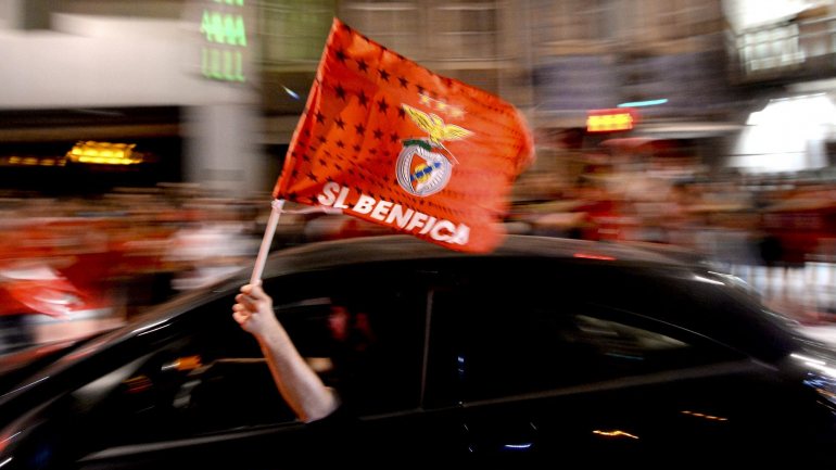 Quando subir na segunda-feira ao relvado do Estádio da Luz, o Benfica já terá conhecimento do resultado do FC Porto, segundo classificado