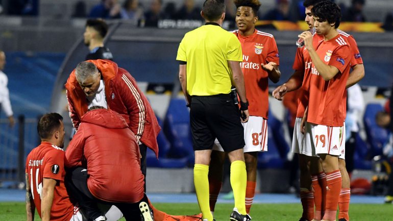 Seferovic saiu lesionado ainda na primeira parte e fez muita falta ao Benfica na reação ao golo sofrido