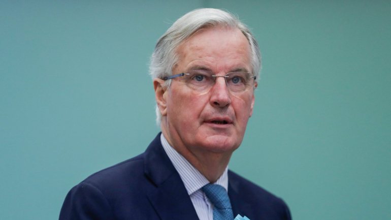 Michel Barnier afirmou esta sexta-feira em Bruxelas que a UE não tem qualquer interesse em entrar num &quot;jogo da culpa&quot;