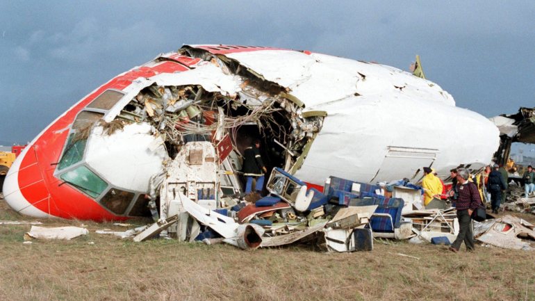 Imagem de 1992, em que o avião DC-10 da Martinair teve um acidente no Aeroporto de Faro.