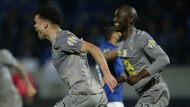 Danilo e Pepe marcaram os golos da reviravolta do FC Porto ainda na primeira parte depois de um autogolo de Felipe