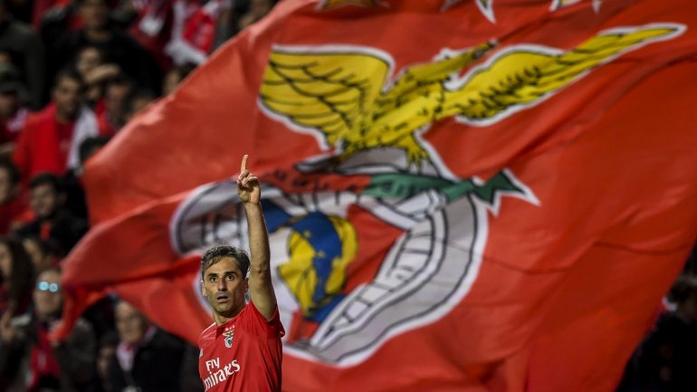 Jonas marcou o golo que levou o jogo para prolongamento, onde Benfica carimbou passagem para os quartos da Liga Europa com &quot;chapa três&quot;