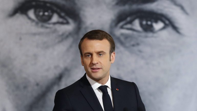 O presidente francês foi criticado por várias organizações ecologistas do seu país, que o acusam de não cumprir os acordos de combate às alterações climáticas