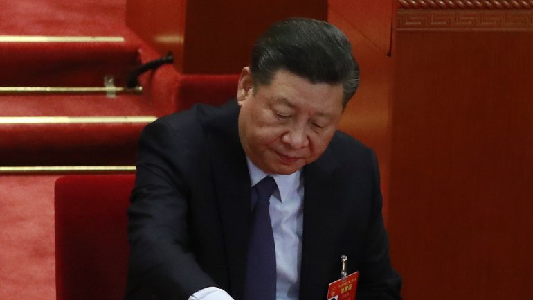 Xi Jinping rompeu já com várias tradições, inclusive com uma emenda constitucional que aboliu o limite de mandatos para o seu cargo