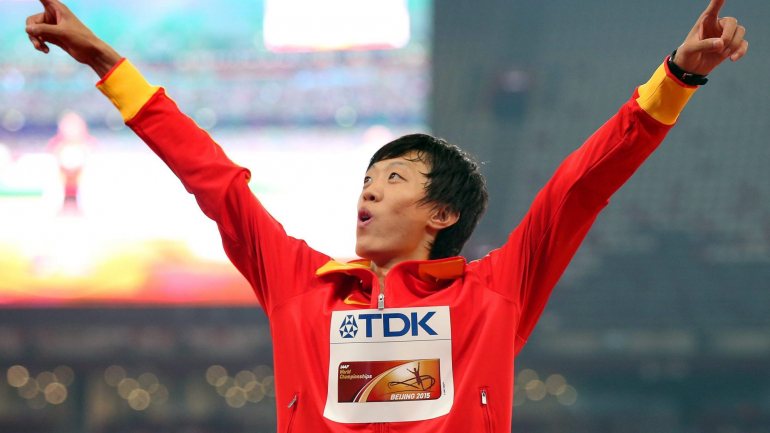 Conhecido pelas suas celebrações efusivas, Zhang participou em dois eventos comerciais, no final de fevereiro e início de março, sem obter autorização prévia da equipa nacional, violando os regulamentos da seleção