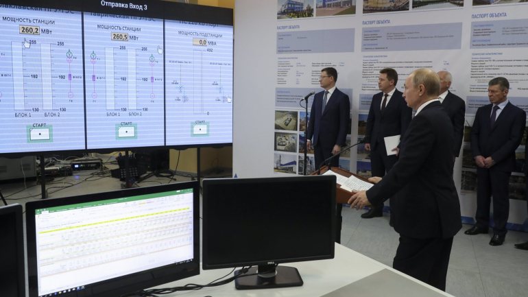 De acordo com o porta-voz presidencial, Dmitri Peskov, a entrada em funcionamento das duas centrais simboliza a plena autonomia energética do território
