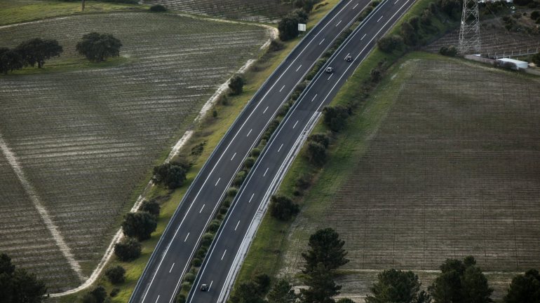 Os países com estradas com pior qualidade de estradas são a Roménia e Malta