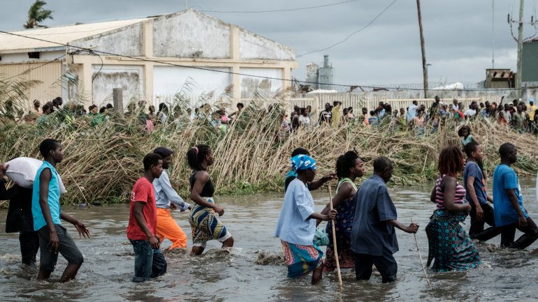 A Beira é a cidade mais afetada pela passagem do ciclone Idai. Mia Couto diz que localidade está &quot;irreconhecível&quot;