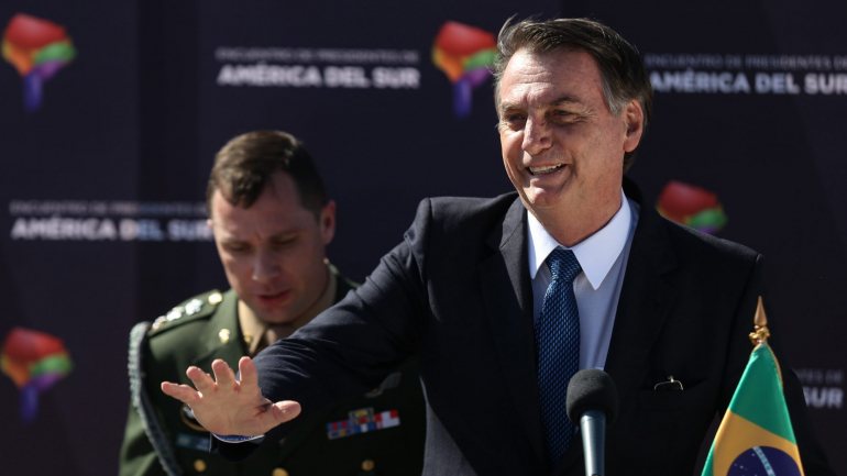 Os líderes do parlamento chileno e vários legisladores rejeitaram o convite do Presidente do país para um almoço no sábado com o Presidente brasileiro, Jair Bolsonaro