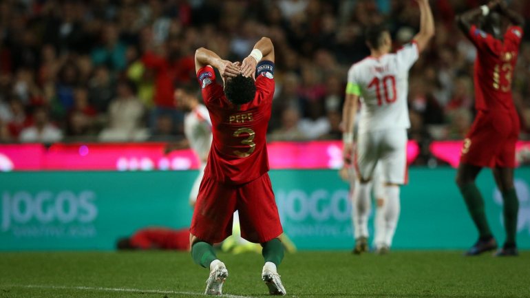 Portugal não venceu os primeiros dois jogos do apuramento, algo que não acontecia desde a qualificação para o Euro 2012