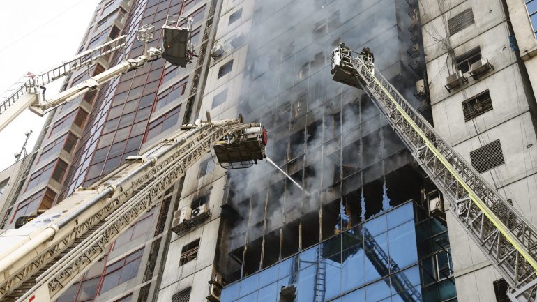 Segundo a AFP, as causas do incêndio ainda não são conhecidas