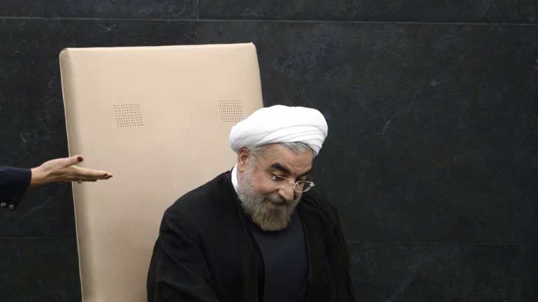 Na terça-feira, o Presidente iraniano acusou Donald Trump de &quot;colonialismo&quot; após a decisão dos EUA