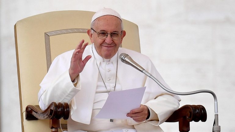 O Papa Francisco quer dar o exemplo aos bispos de todo o mundo, que têm jurisdição canónica sobre cada diocese