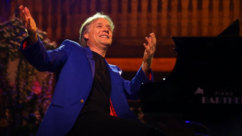O pianista, de 65 anos, já vendeu mais de 65 milhões de discos