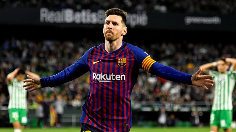 Lionel Messi, de 31 anos, é um dos jogadores mais emblemáticos dos catalães, com um total de 594 golos em 676 jogos