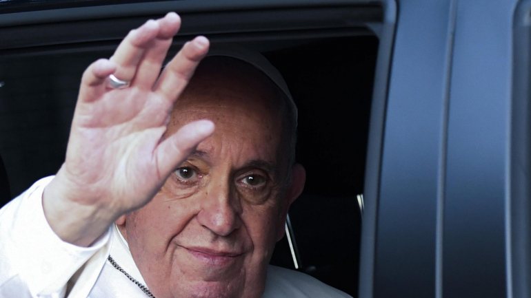 No documento, o Papa recorda que o sofrimento das vítimas &quot;ninguém pode curar&quot;.