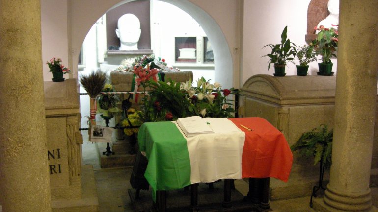 Predappio, a cidade onde está o túmulo de Mussolini, fica a 318 kms de Roma