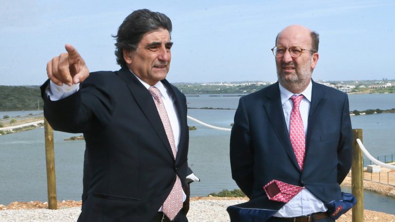 Carlos Martins, à esquerda, não terá dito ao ministro Matos Fernandes, à direita, que tinha nomeado o primo