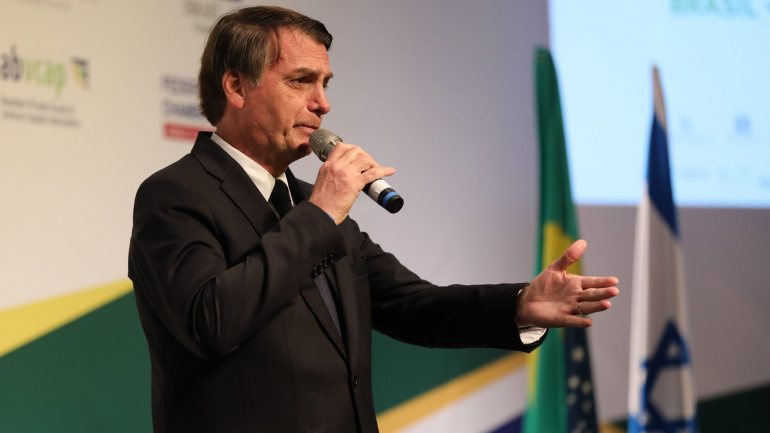 Bolsonaro reiterou que a suposta &quot;indústria de demarcações de terras indígenas&quot; que começou durante o governo de Collor de Mello, impede o desenvolvimento daquela região