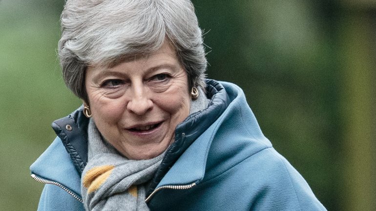 Theresa May tem até ao Conselho Europeu de quarta-feira para convencer líderes europeus