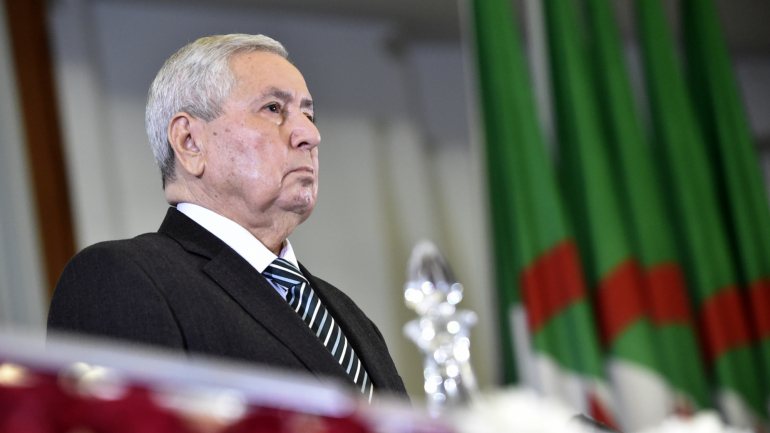Bensalah era até agora presidente do Senado e visto como homem próximo de Bouteflika