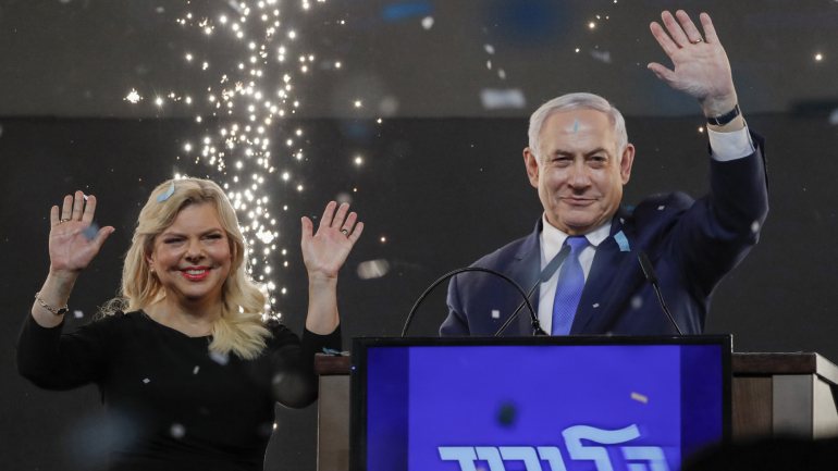 Benjamin Netanyahu celebra a vitória com a mulher, Sara Netanyahu