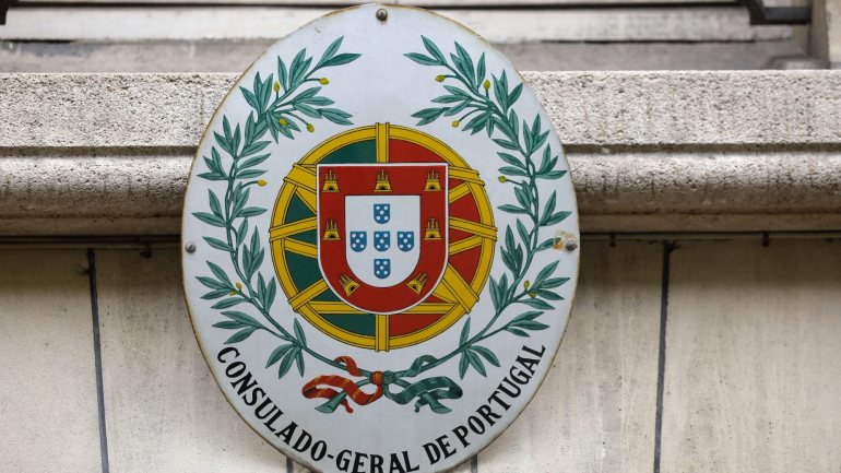 &quot;Aumentou brutalmente o fluxo de portugueses no consulado&quot; de Caracas, diz o diplomata português