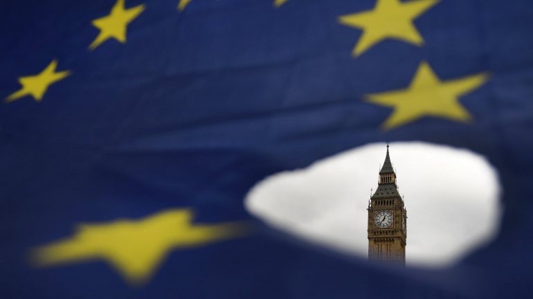 Os líderes dos 27 vão analisar esta quarta-feira em Bruxelas o segundo pedido do Reino Unido de adiamento do 'Brexit', que Londres pretende que seja até 30 de junho.