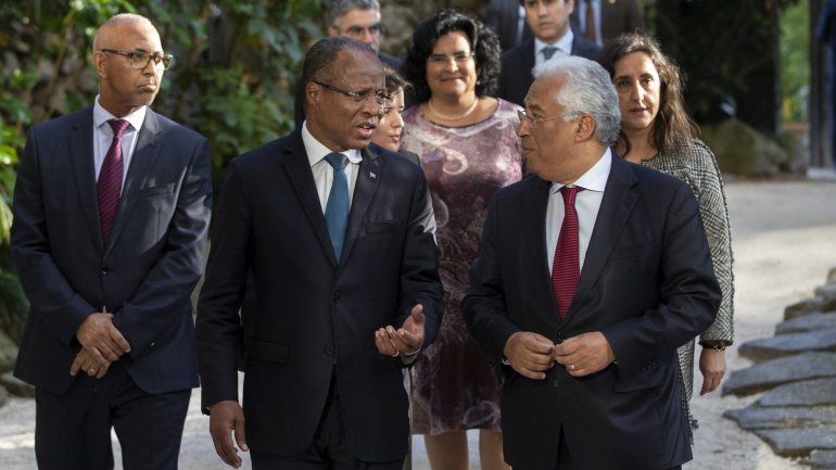 O primeiro-ministro de Portugal, António Costa, recebeu o seu homólogo de Cabo Verde, José Ulisses Correia da Silva