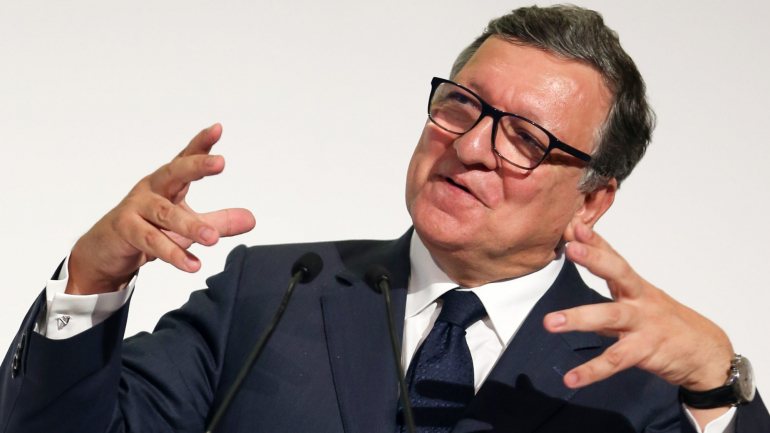 Durão Barroso respondeu por escritos à comissão parlamentar de inquérito ao pagamento de rendas excessivas aos produtores de eletricidade