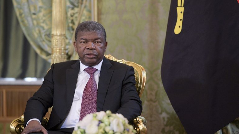 João Lourenço deslocou-se à residência do ex-presidente de Angola para o tentar demover da decisão