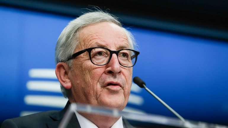 Isto não é uma novidade: em 1997, enquanto presidente do Conselho (enquanto primeiro-ministro do Luxemburgo), lancei o Eurogrupo, contra a opinião dos britânicos, dinamarqueses, suecos, entre outros&quot;, disse Jean-Claude Juncker