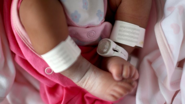 A licença de parto no caso de bebés prematuros vai ser aumentada se a criança nascer até às 33 semanas, quer fique internada ou não