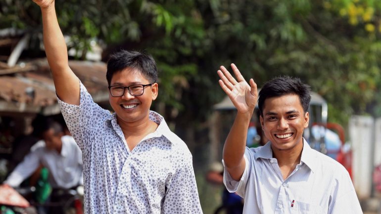 Wa Lone e Kyaw Soe Oo foram acusados de se terem apoderado de documentos secretos relativos às operações das forças de segurança no estado de Rakhine