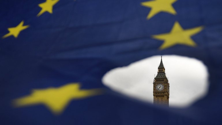 Os britânicos votam para as eleições europeias no dia 23 de maio