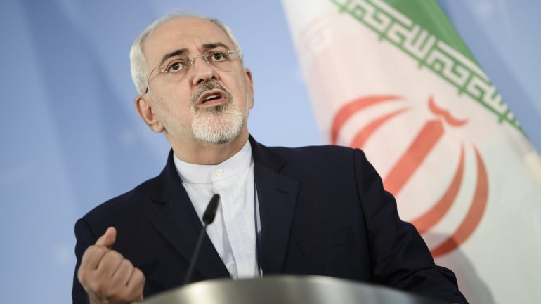 Rouhani disse que o Irão quer negociar novos termos com os demais signatários do acordo, mas reconheceu que a situação é grave
