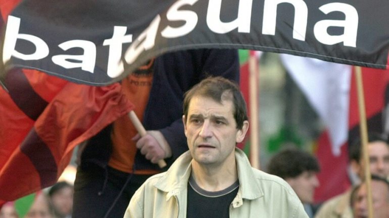 Em 2001, depois de ter passado dez anos na prisão, Josu Ternera foi eleito deputado no parlamento regional basco
