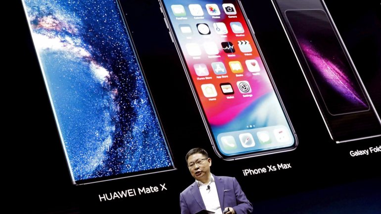 O P30 Pro é o atual smartphone topo de gama da Huawei até o Mate 20 X 5G, uma versão melhorada 5G do modelo Mate 20, chegar ao mercado. Richard Yu é o presidente executivo da Huawei Consumer BG